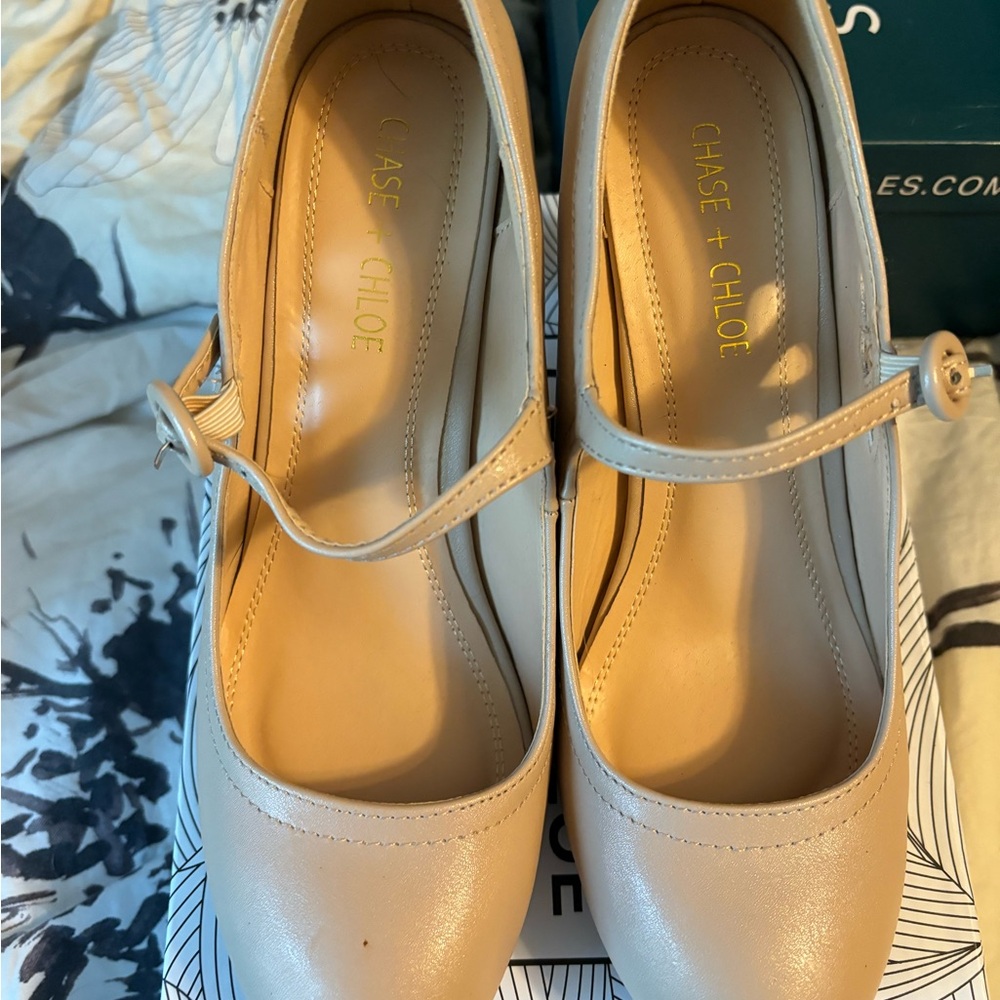 Chase& Chloe heels